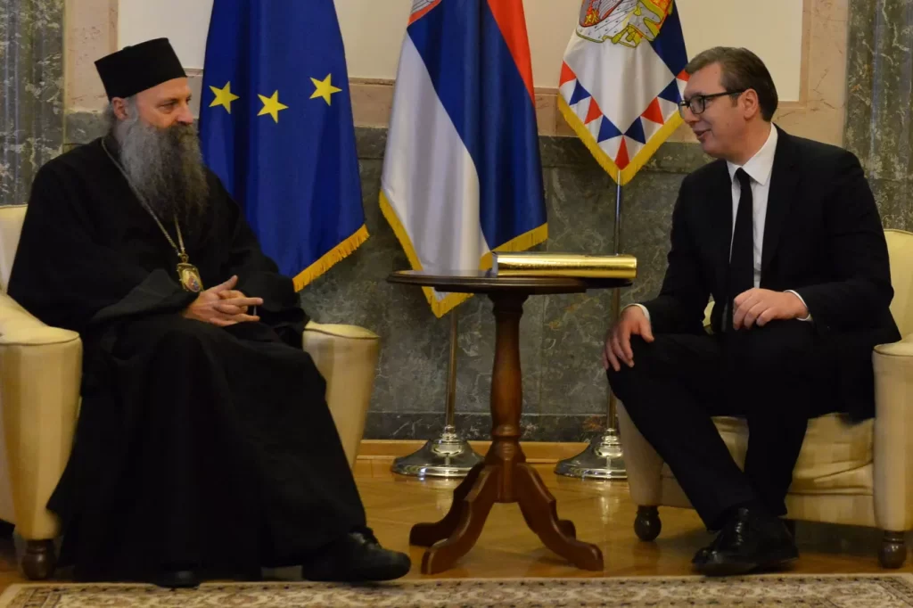 Predsednik Vučić sastao se sinoć s patrijarhom Porfirijem