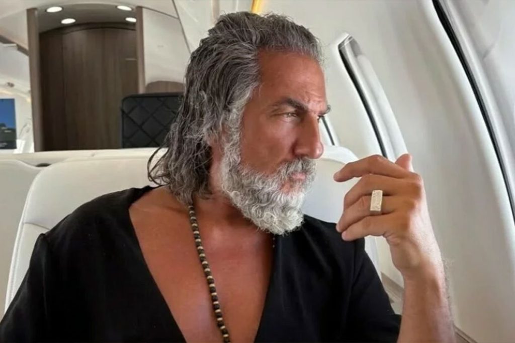 Najintrigantniji čovjek današnjice: Ko je milioner koji hoda bos (FOTO, VIDEO)