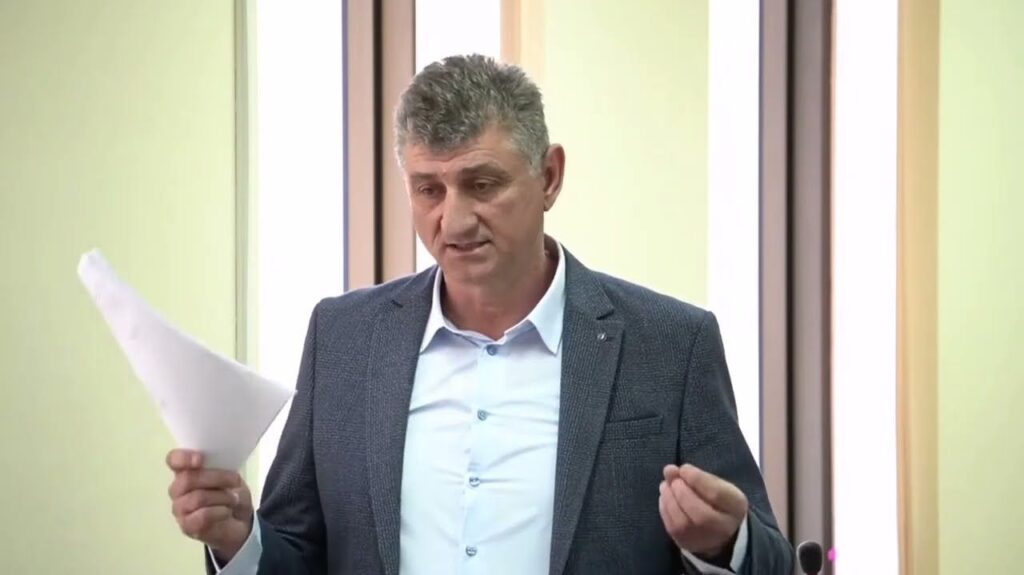 Uhapšen sin SDS-ovog zastupnika u NSRS: Krao drva u šumi