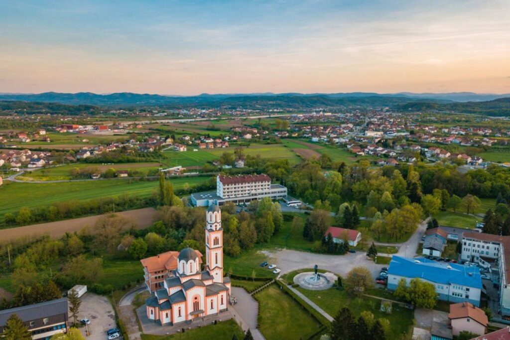 Zbog straha od komšije građani u laktaškom naselju ne smiju da se obrate ni policiji
