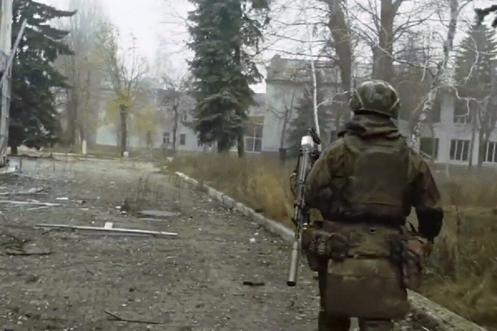 Rusi objavili snimak: Ovo je trenutak kada je Pokrovsk postao Krasnoarmejsk (VIDEO)