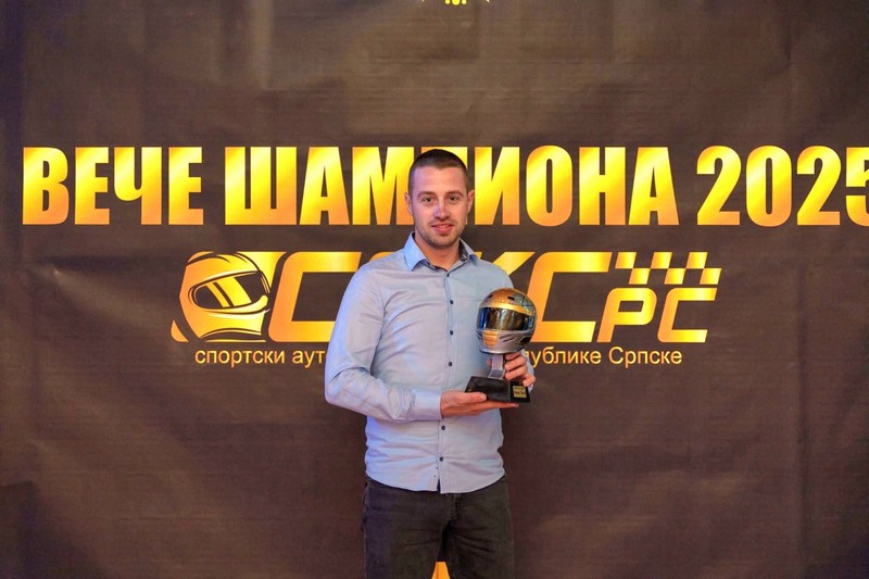 Zlatna kaciga prvi put u Bijeljini: Nemanji Pejčiću najveće priznanje u domaćem autosportu