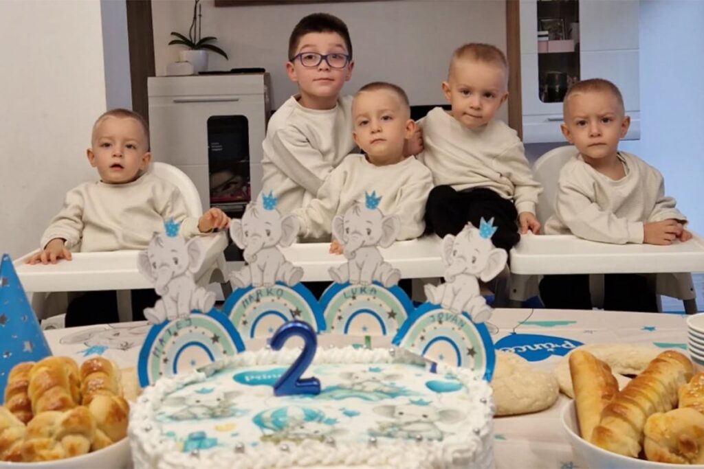 Banjalučke četvorke proslavile 2. rođendan: “Vi ste dokaz da čuda postoje”