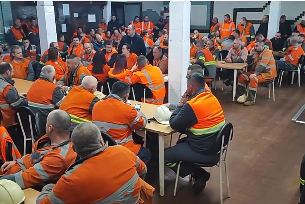 Masovni štrajk glađu u rudniku “Nova Ljubija”, radnici prenoćili u firmi (VIDEO)