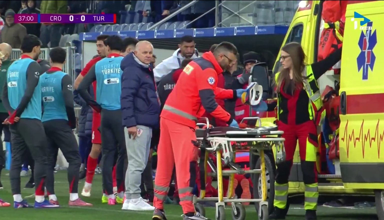Drama na meču Hrvatske: Srušio se selektor (VIDEO)