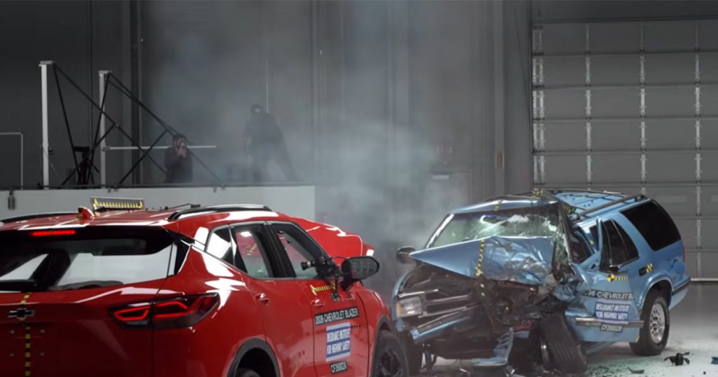 Pogledajte sudar dva ista automobila razdvojena 30 godina: Razlika je nevjerovatna (VIDEO) Foto: Printscreen/YouTube