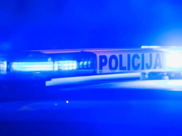 PU BIjeljina: Sletio s puta, udario u ogradu, pa izbila tuča Foto: Sletio s puta, udario u ogradu, pa izbila tuča