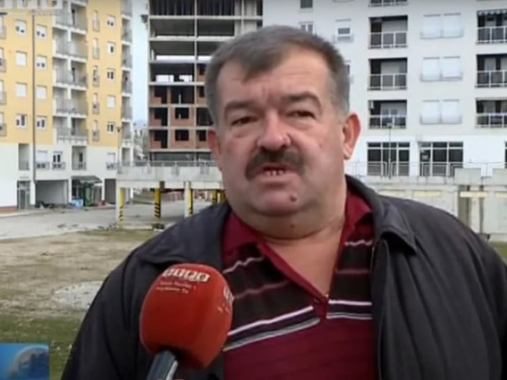 Foto: Đoko Ekvator nije isplatio ni čitulju za majku