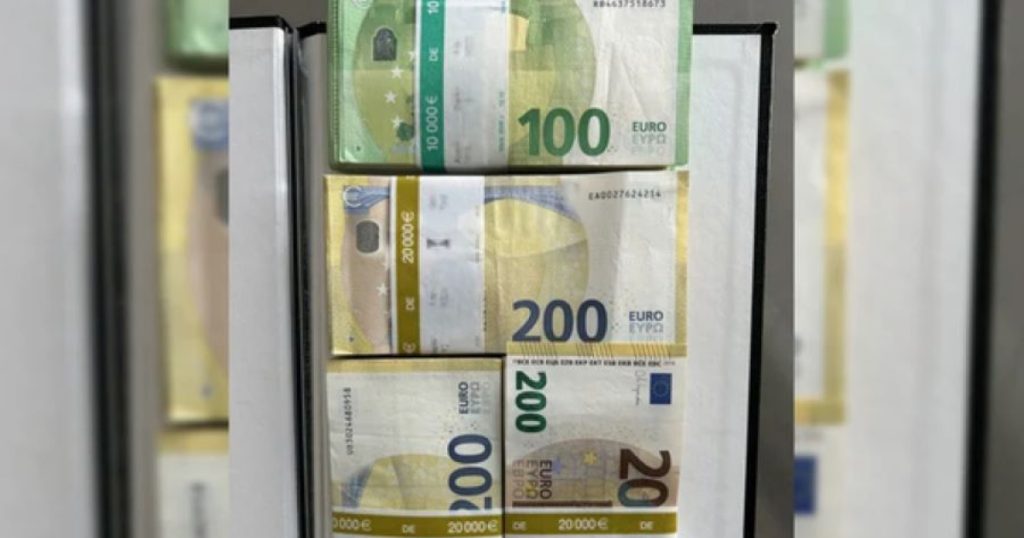 Carinici u šoku: “Kreativni” Srbin pokušao da prenese 70.000 evra Foto: © Hauptzollamt Stuttgart