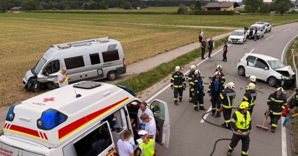 Težak udes 20-godišnjakinje iz BiH, direktno se sudarila sa kamperom Foto: Freiwillige Feuerwehr Mauerkirchen