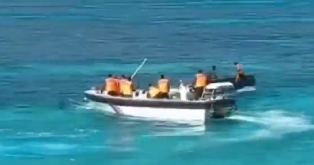 Tenzije na moru: Filipini objavili snimak sukoba s kineskom posadom (VIDEO) Foto: Screenshot X