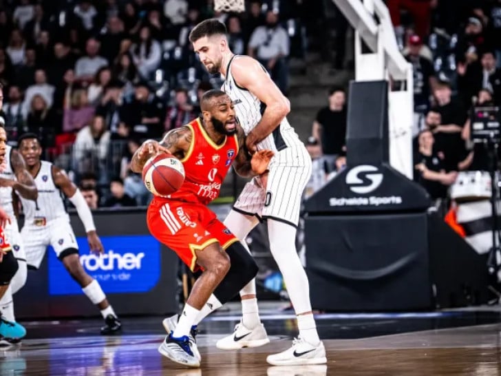 Obradović krade igrača Partizanu Foto: Obradović krade igrača Partizanu