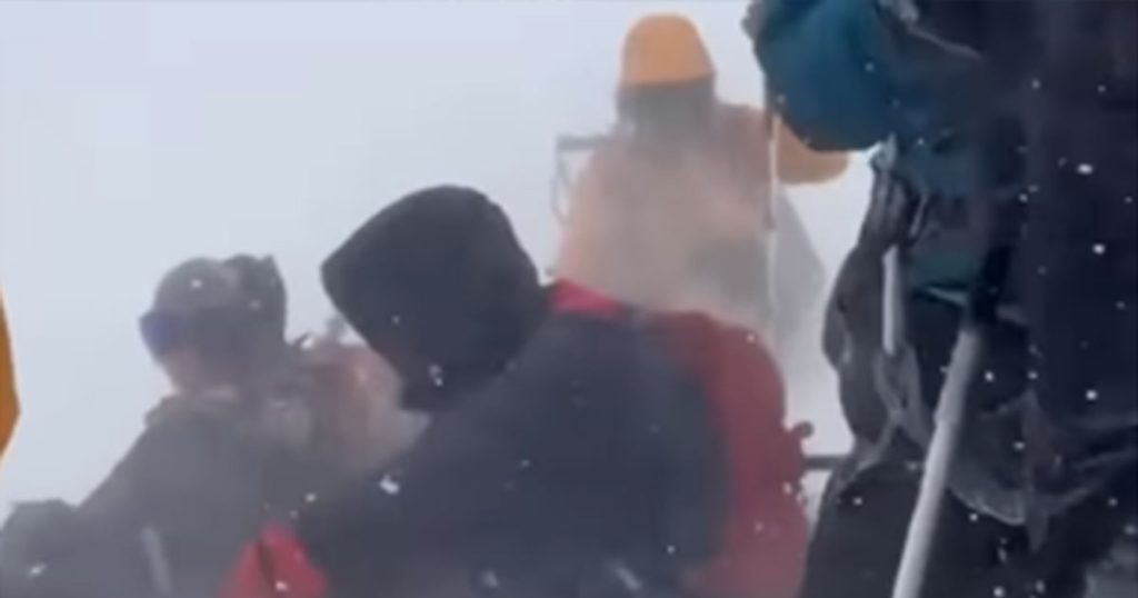 Rusi objavili potresan snimak: Spasioci se bore da izvuku tijela planinara iz BiH (VIDEO) Foto: Instagram/Screenshot