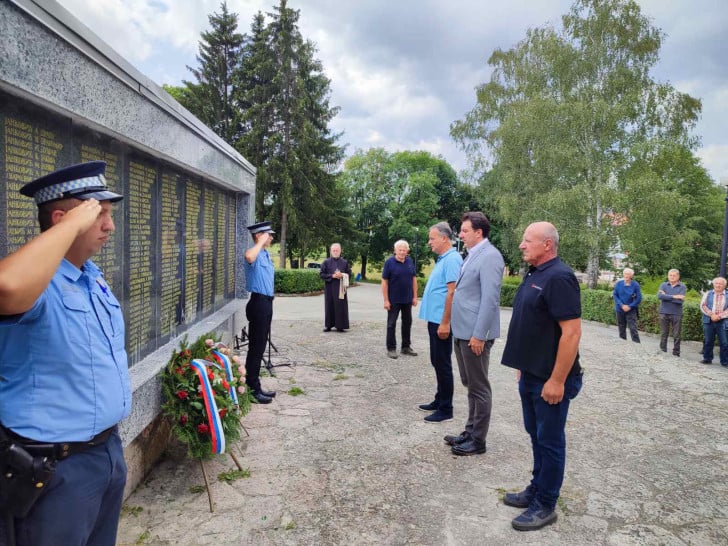 Foto: Širom Srpske obilježen Dan ustanka naroda BiH