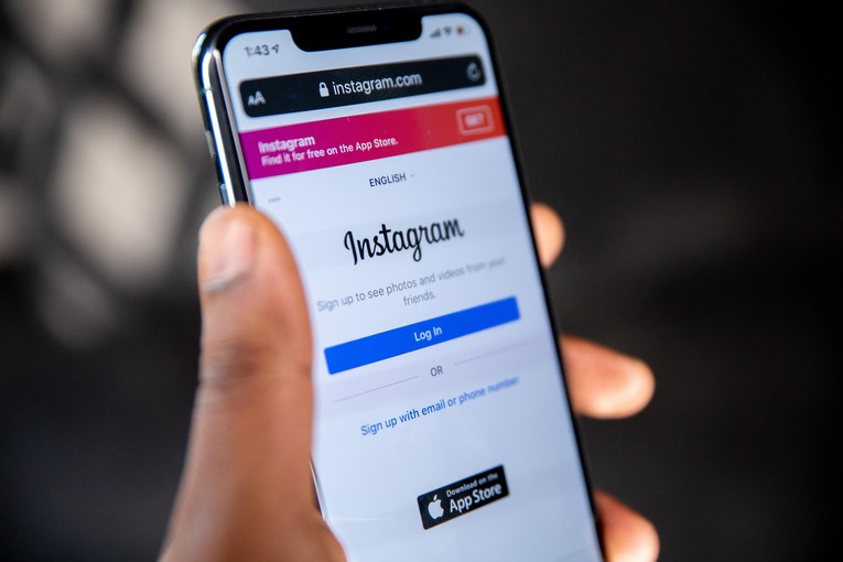 Meta uvodi novu AI funkciju: Javne Instagram fotografije mogu da se koriste bez posebnog odobrenja korisnika