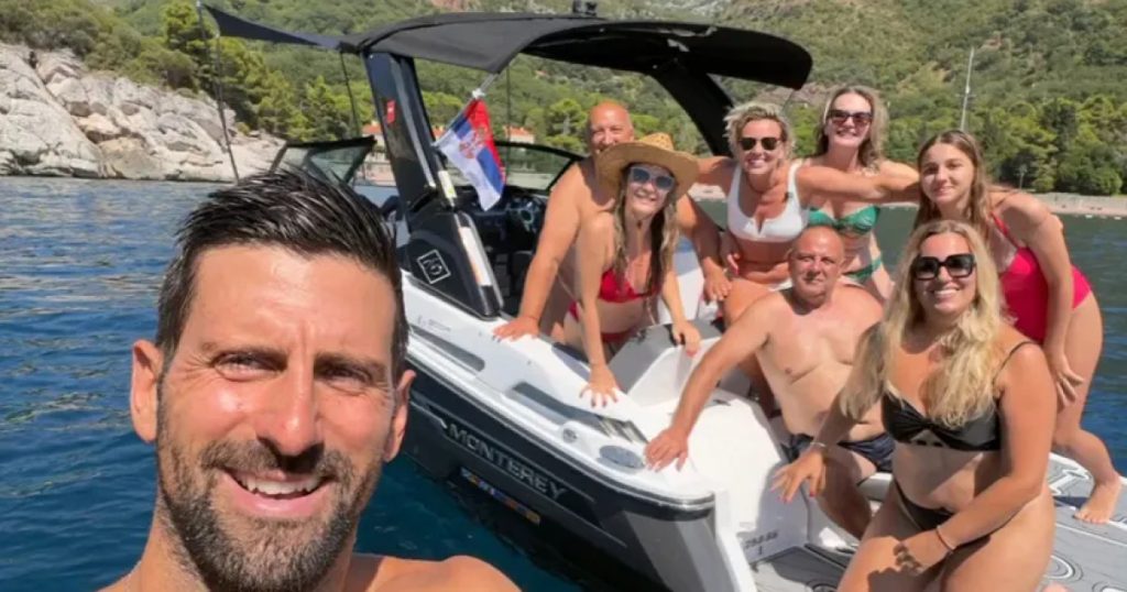 Novak Đoković zaustavio brod, uzeo telefon i oduševio fanove (VIDEO) Foto: Screenshot/Instagram