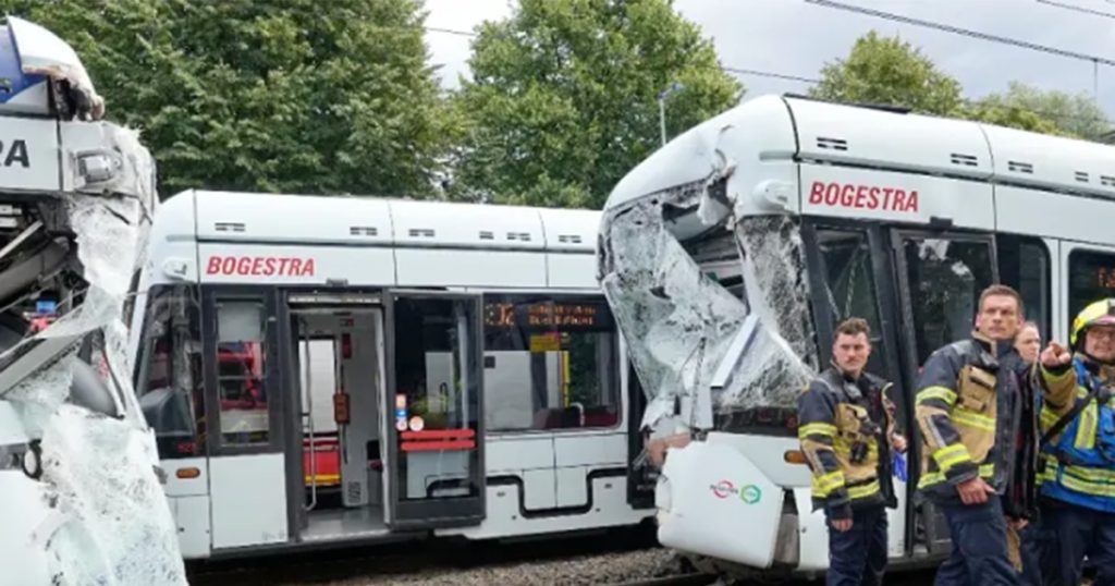 Sudar dva tramvaja u Njemačkoj, više od 25 povrijeđenih Foto: Tanjug/AP