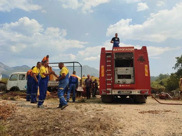 Požari širom Hercegovine pod kontrolom, vatrogasci i dalje dežuraju na terenu Foto: Agencije