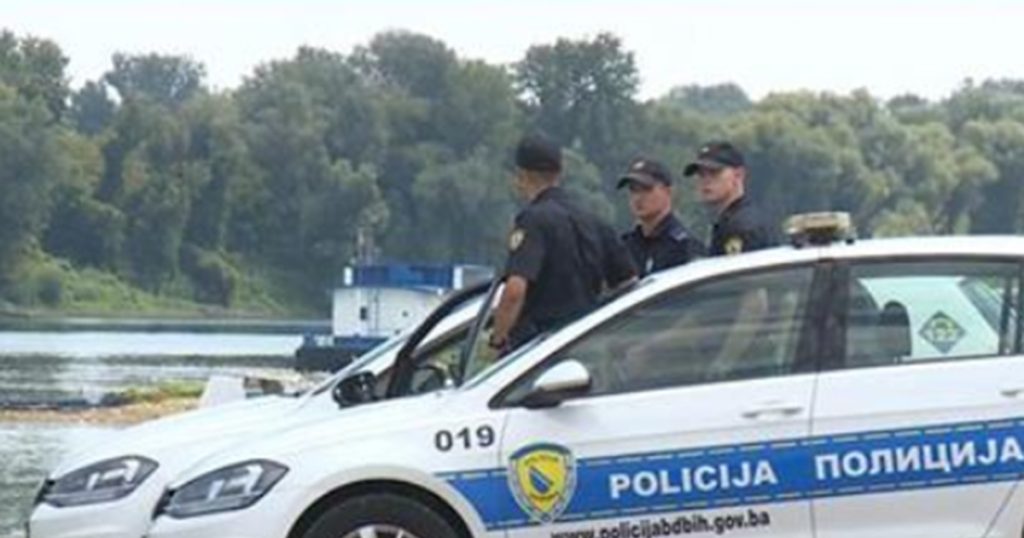 Uznemirujući prizor: Pronađene kosti na isušenom dnu Save, asociraju na ljudske Foto: Srna