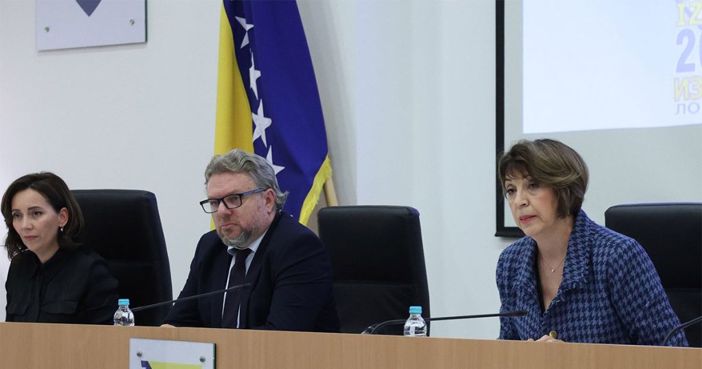 CIK BiH upisao još četiri osobe na spisak za glasanje van BiH Foto: Fena/Arhiva