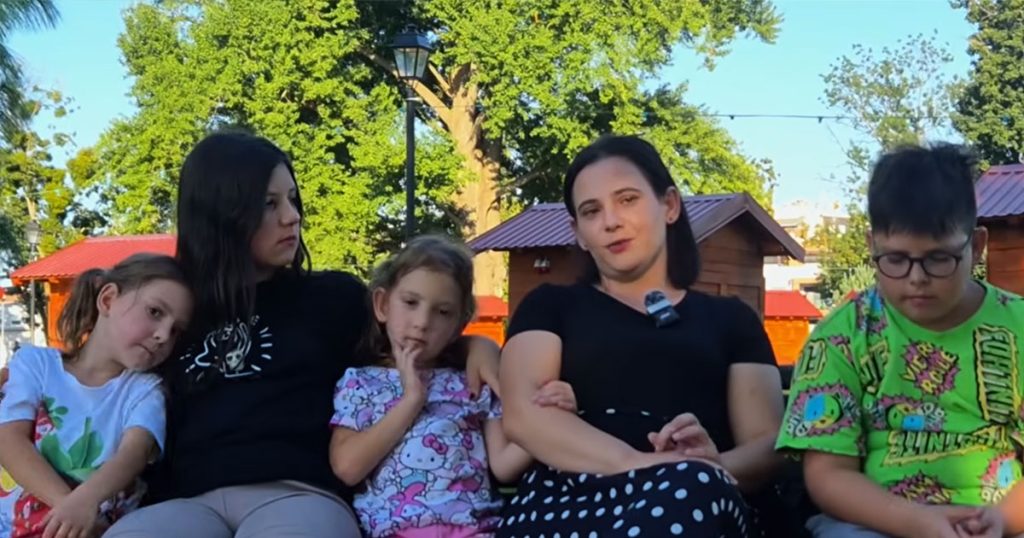 Valentina i Kristina rođene su kao sijamske bliznakinje: Doktori sa Balkana izveli čudo Foto: Youtube/Ona.rs/Printscreen