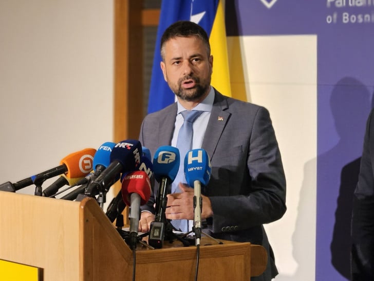 Amidžić poručio Hasanoviću: Plate određuje zakon, a ne stranci Foto: SRNA