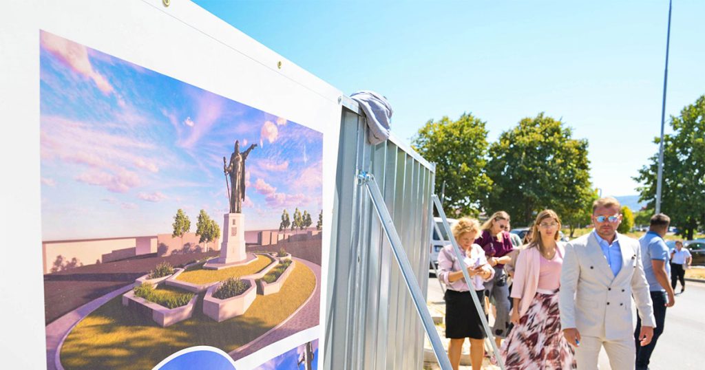 Stanivuković obišao izgradnju spomenika knezu Lazaru Foto: Gradska uprava Banjaluka