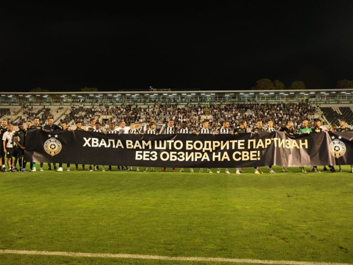 Foto: Navijači Partizana ne žele ostavku uprave