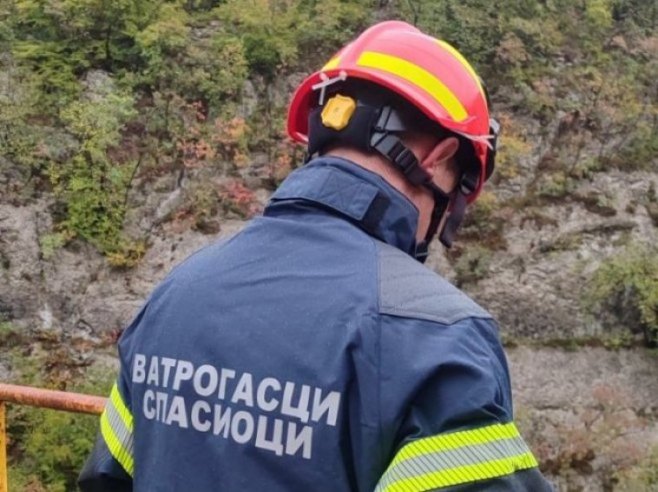 Vatrogasci smatraju da treba sankcionisati neodgovorne, policija prikulja operativne informacije Foto: RTRS