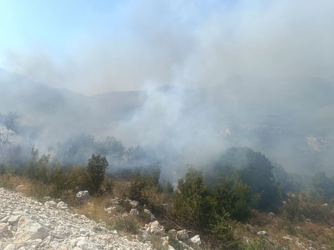Nakon devet iscrpnih dana okončana borba trebinjskih vatrogasaca Foto: RTRS