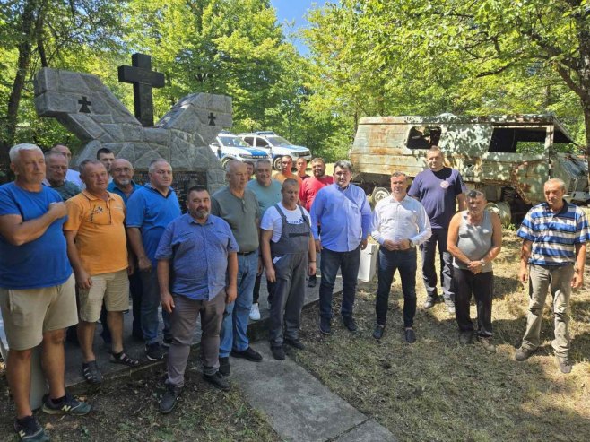 Lopare: Na Grabiku uređen spomenik poginulim borcima i mjesto ratnog zločina Foto: Ustupljena fotografija
