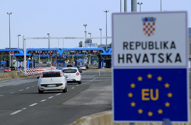 Putujete u Hrvatsku? Provjerite koje voće smijete prenijeti preko granice Foto: schengenvisainfo.com