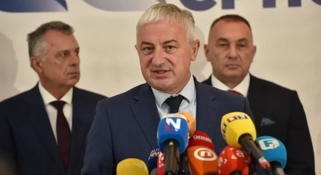 Borenović napao Vukanovića: Besposlen i sujetan, godinama razvaljuje opoziciju Foto: ATV