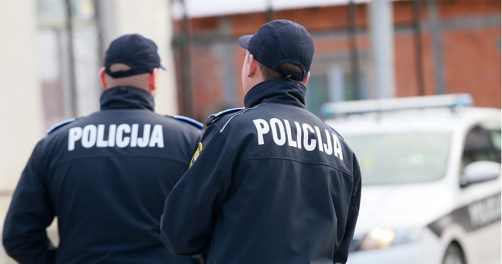 Policija uhapsila učenicu iz Tuzle koja je nožem napala i povrijedila dvije djevojčice Foto: Arhiva