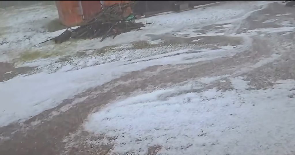 Nevrijeme protutnjalo Laktašima: Padao led, pogledajte snimke (VIDEO)