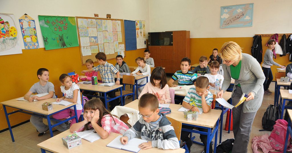 Đaci se vraćaju u klupe: U Srpskoj danas nastavljena nastava
