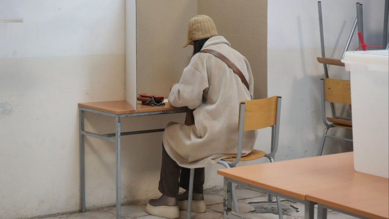 Uplašeni zbog skenera, odriješili kese: Vlast kupuje glasove novcem građana