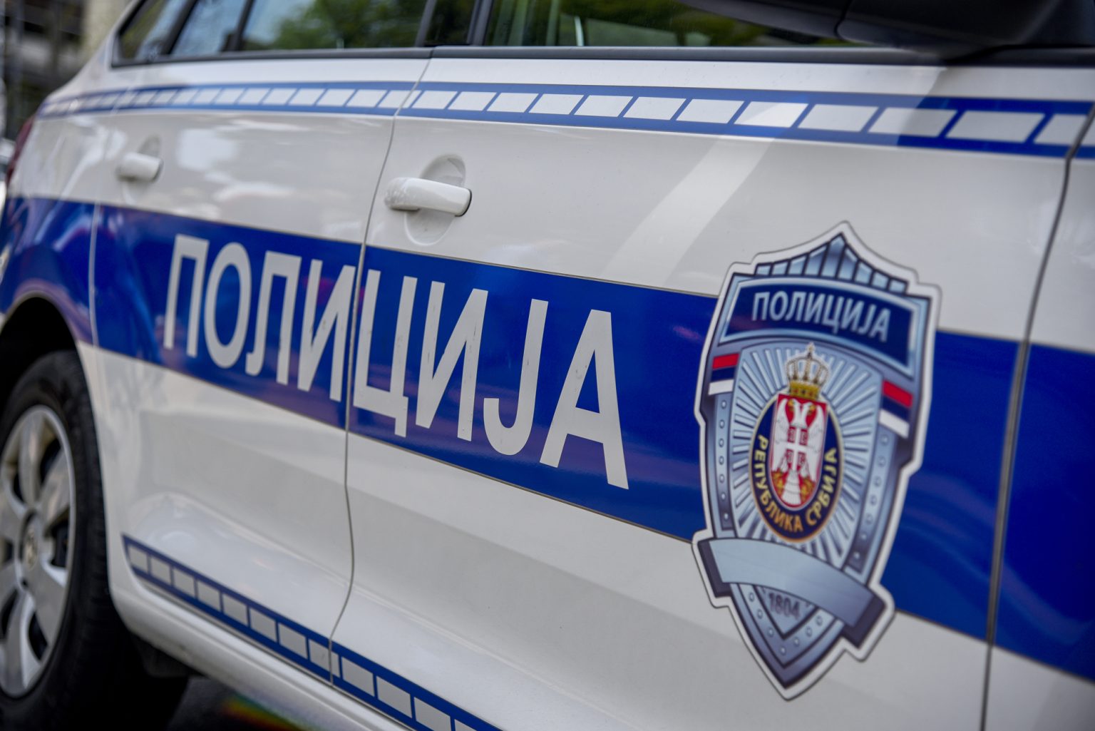 Maskirani napadač pucao na čovjeka, policija blokirala dio Beograda